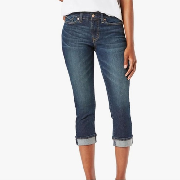 Signature by Levi Strauss Mid-rise Capri - Picture 3 of 3